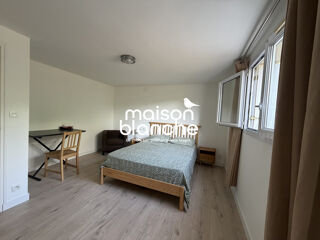  Appartement à louer 3 pièces 93 m²