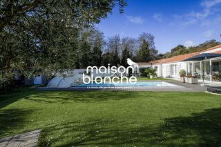  Maison  vendre 8 pices 210 m