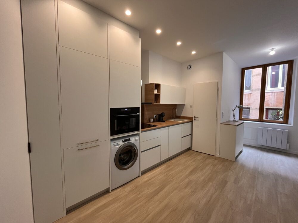 Location Appartement COQUET STUDIO MEUBLE RENOVE Lyon 1
