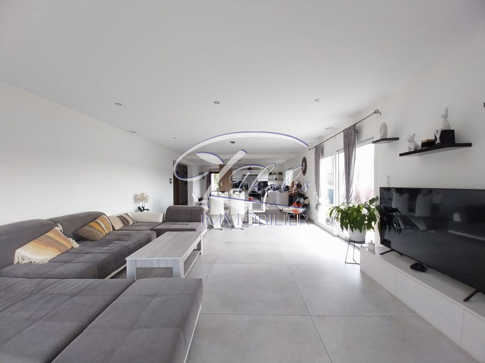 � vendre  Maison Montussan (33450)