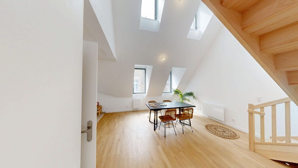 Spacieux Duplex dernier étage intramuros