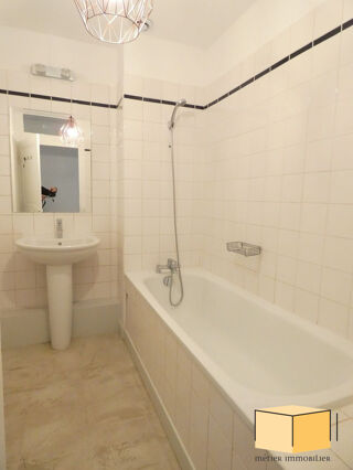  Appartement à louer 3 pièces 86 m²