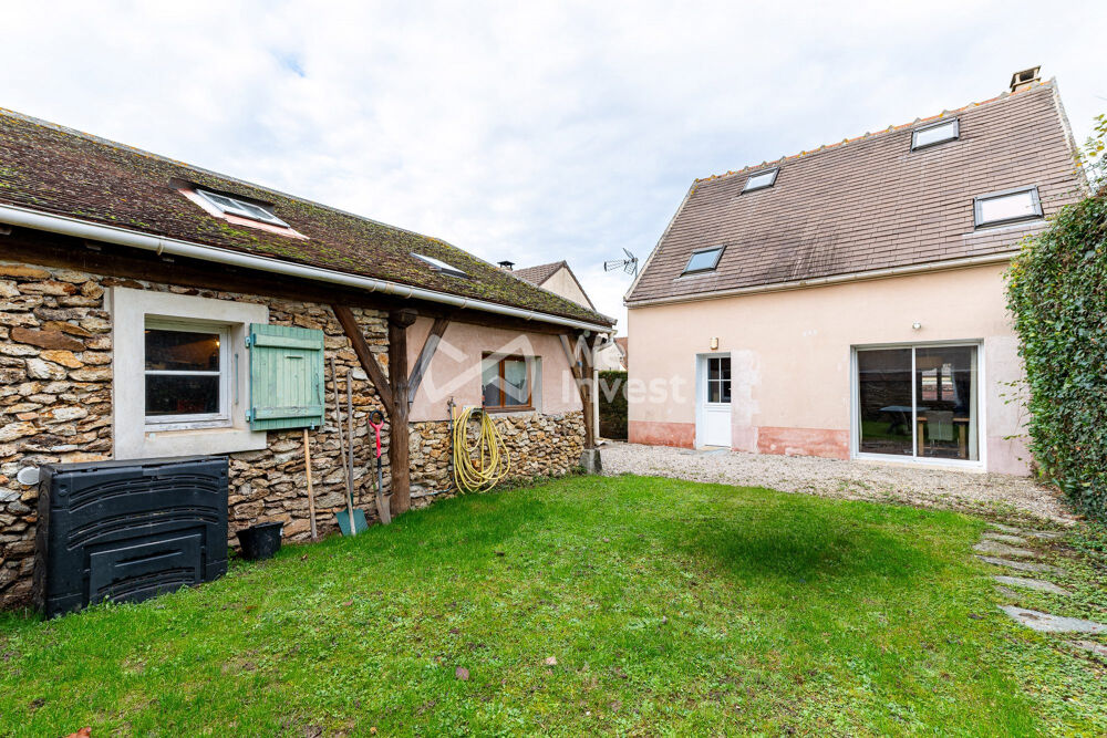 VILLENEUVE LE COMTE : maison individuelle avec 3 chambres et jar