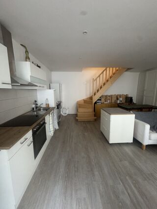 Location Maison Maison T3 Meublée - centre village Villebois
