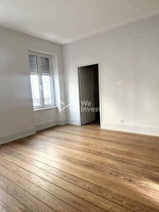 Appartement à louer 4 pièces 86 m²
