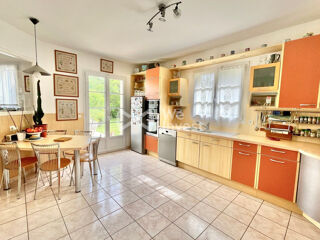  Maison à louer 11 pièces 290 m²