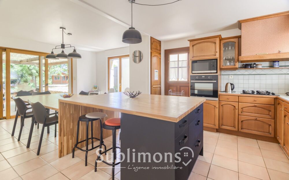 Maison en pierre pleine de charme au coeur de la campagne de Sar