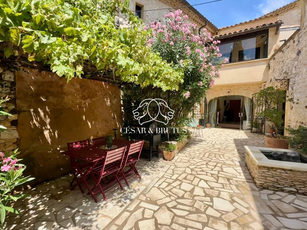 Maison 10 pièces 300 m² · à Uzès · 300 m² · 570 000 €