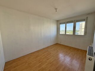 Vente Appartement T5 à rénover avec parking proche fac Orléans