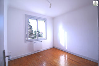  Appartement à louer 3 pièces 60 m²