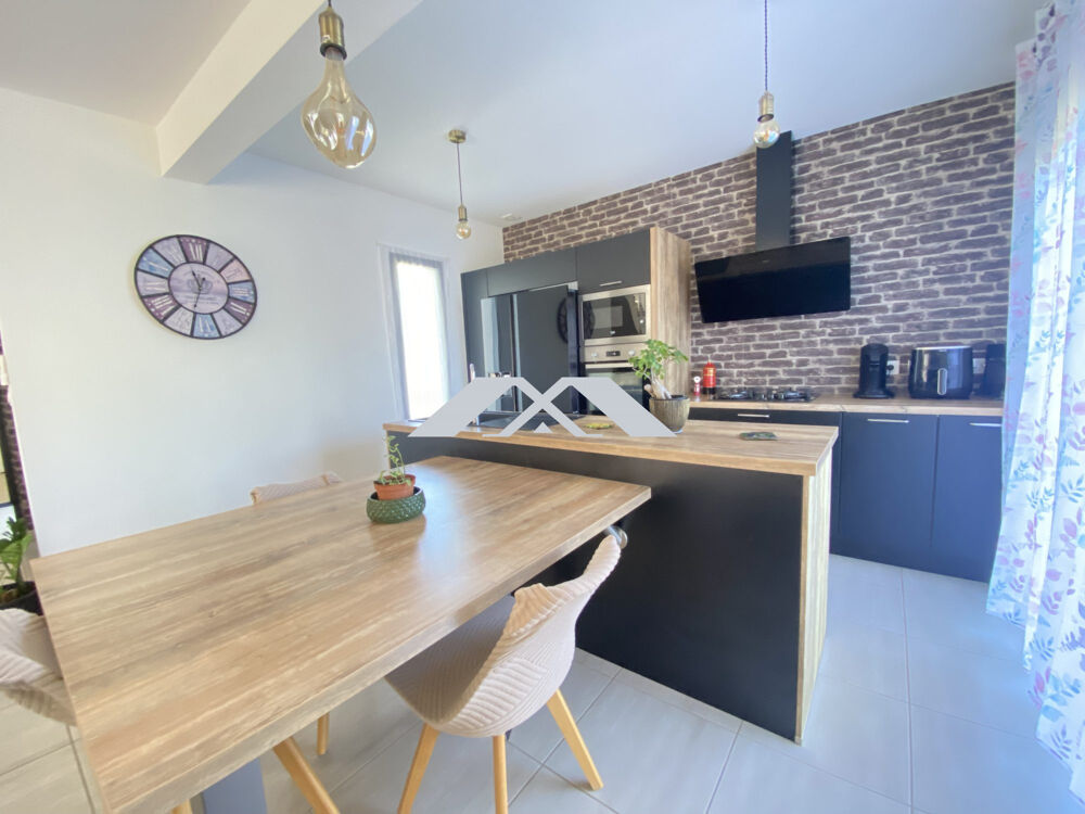 Vente Maison Magnifique maison récente au coeur de Saint-Joseph Saint-joseph