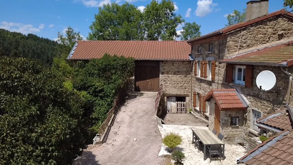 Corps de ferme grange + écurie 953m² de terrain