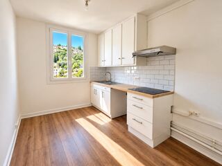 Location Appartement Nice Est Studio de 30 m² avec balcon, cave et parking collectif Nice