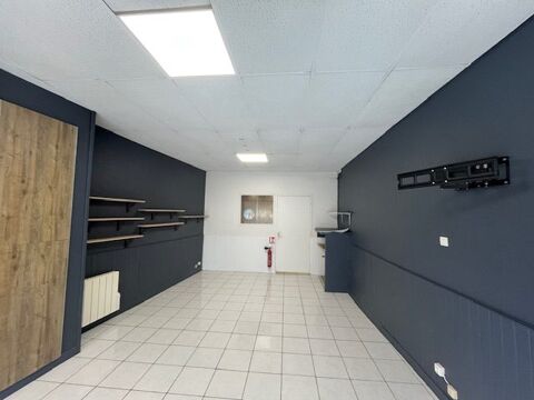 Local commercial de 53,70 m&sup2; &agrave; LIMOGES 650 87000 Limoges