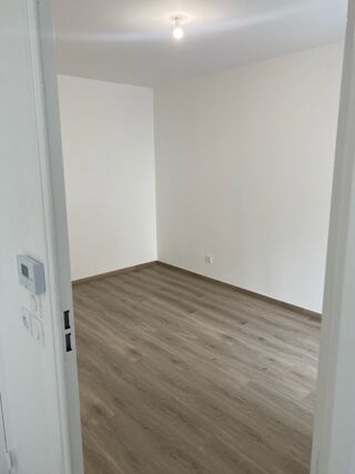  Appartement à louer 2 pièces 37 m²