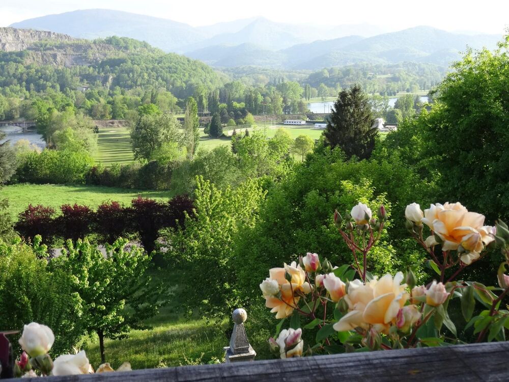 Maison avec jardin et superbe vue