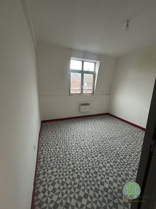  Appartement à louer 4 pièces 77 m²