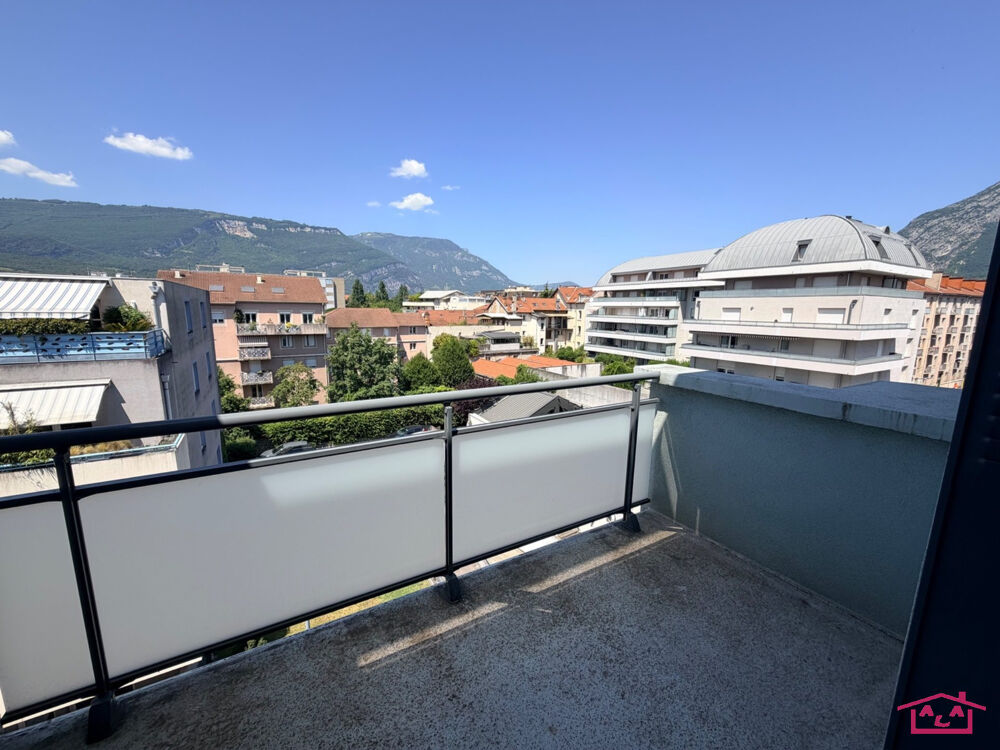 Vente Appartement EUROPOLE APPARTEMENT F2 TRAVERSANT AVEC GRAND BALCON Grenoble