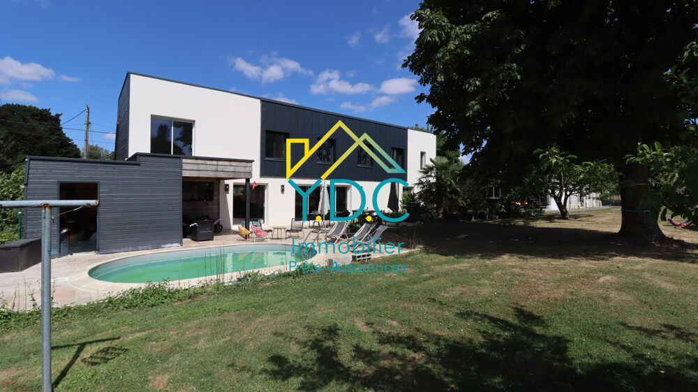 Propriété de caractère avec terrain constructible, dépendanc
