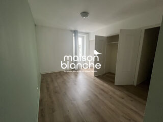  Appartement à louer 2 pièces 37 m²