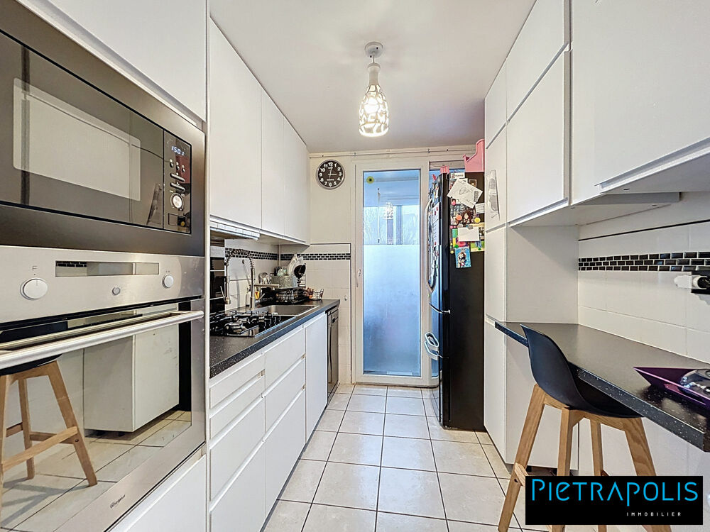 Appartement T4 centre de Vénissieux proche mairie