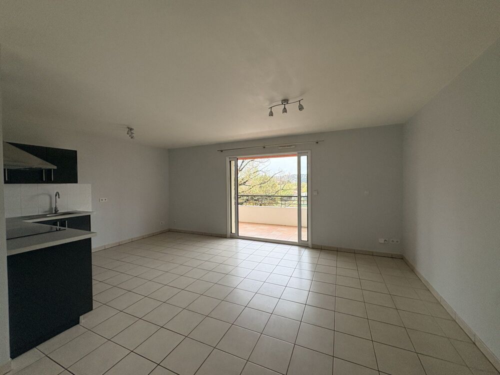 Location Appartement BEAU T2 AVEC BALCON ET STATIONNEMENT Saint-just-saint-rambert