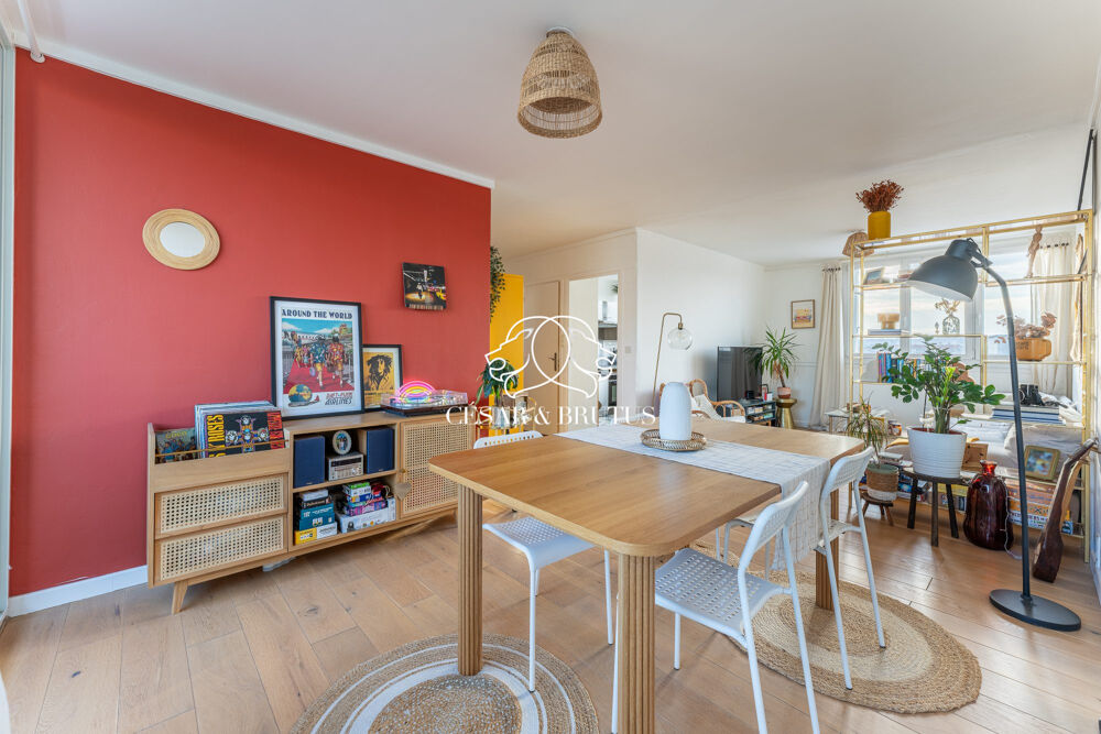 Spacieux T3 de 70 m² Traversant avec Vue Fourvière  Lyon 8