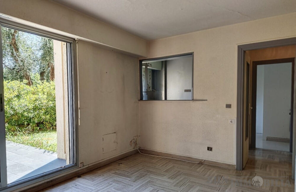 Le Cros de Cagnes, à 100m des plages, face à la place St Pierr