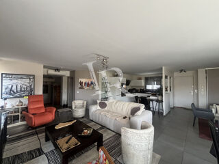  Appartement à louer 4 pièces 146 m²