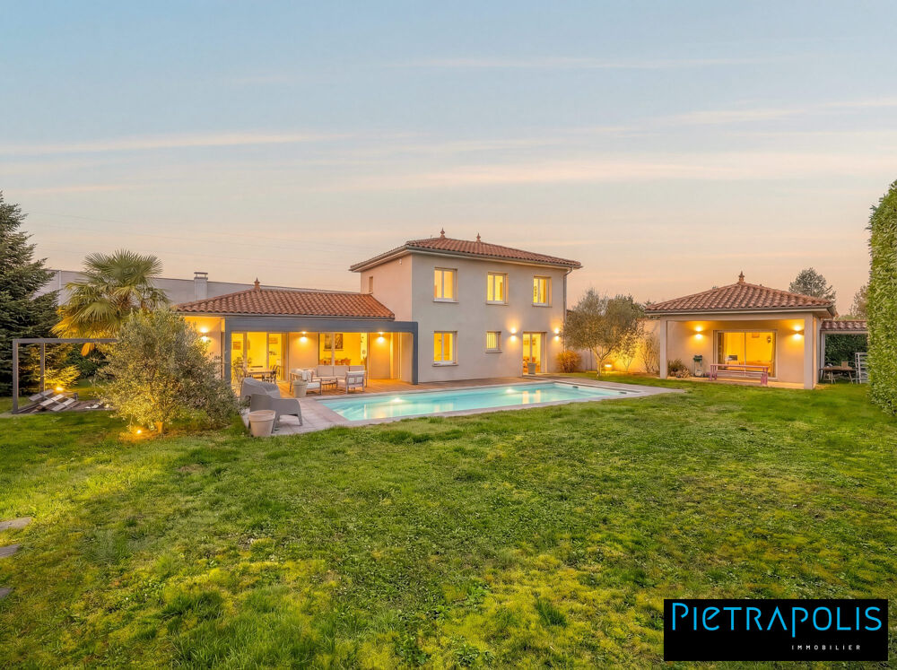 Maison contemporaine 5 chambres avec piscine et 1200m2 de terrai