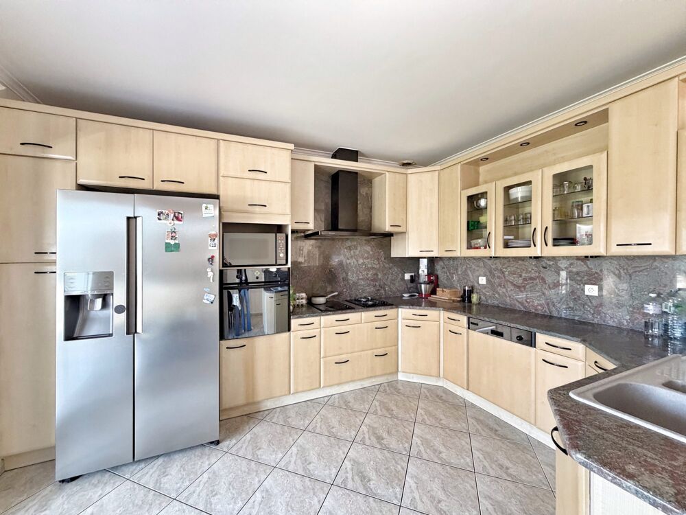 � vendre  Maison Ornex (01210)