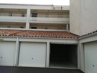  Parking / Garage à louer 13 m²