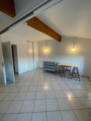  Appartement à louer 2 pièces 60 m²