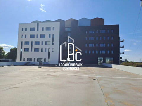 Rez&eacute; - Local commercial d'angle 320 m&sup2; &agrave; louer 6666 44400 Rez�