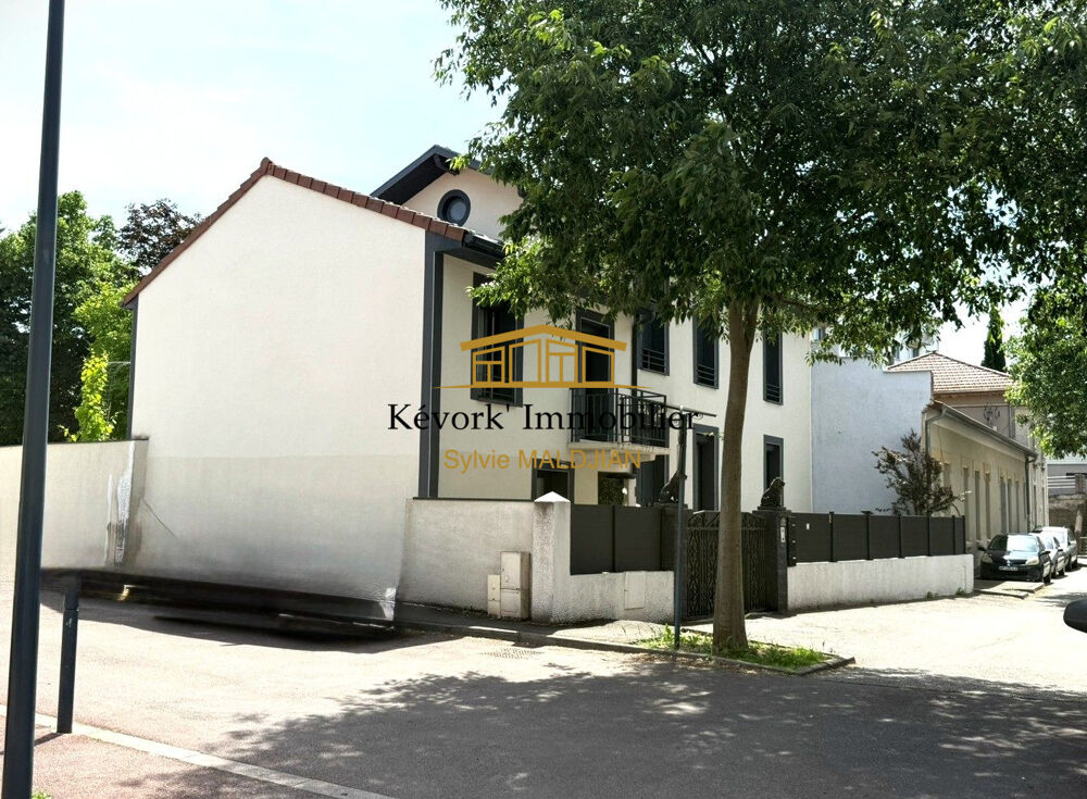Maison rénovée composée de 3 logements, cour, jardin, cave am