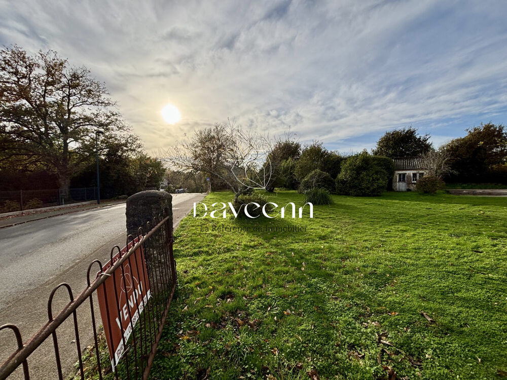   Rare ! Terrain constructible au coeur du bourg 