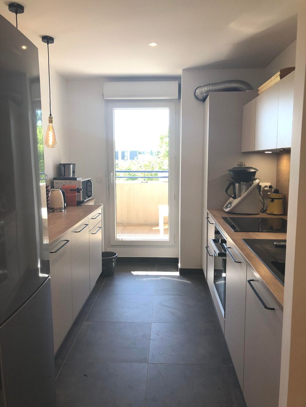 T4 non-meublé, balcon 30m², cave, parking et garage