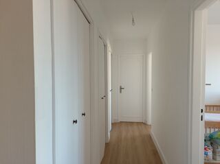  Appartement à louer 4 pièces 99 m²