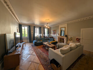  Appartement à louer 4 pièces 138 m²