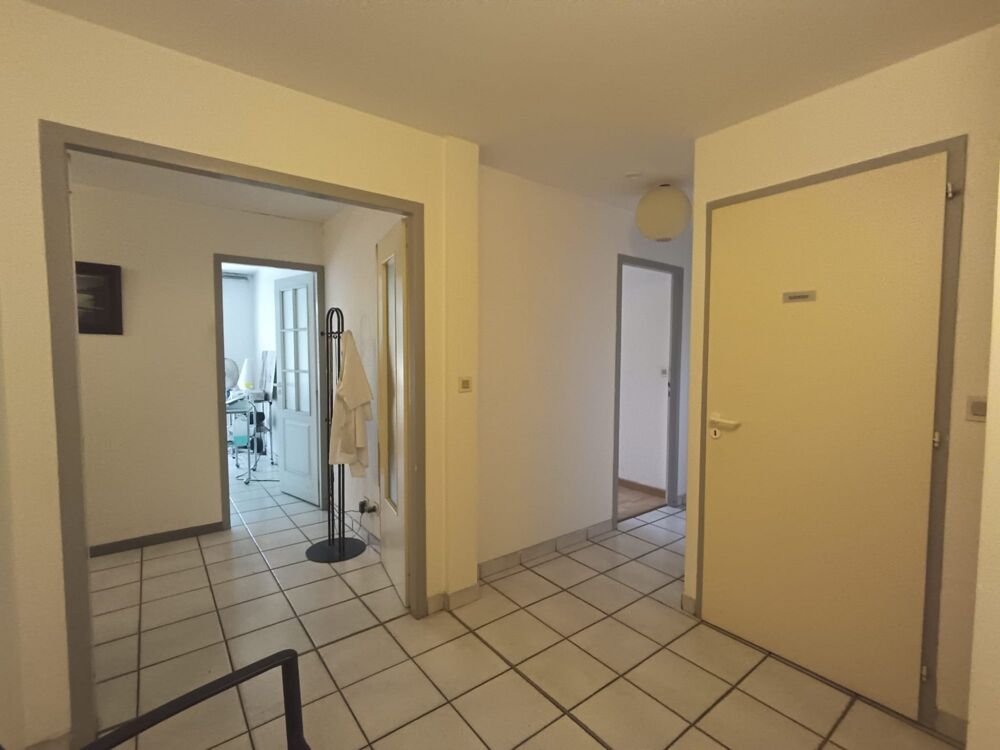 ANNEMASSE  Centre-ville  Grand T3 lumineux avec balcon et