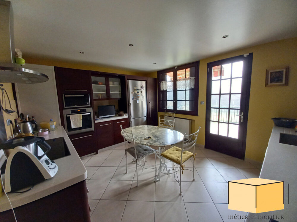 Location Appartement appartement 5 pièces avec piscine sur BELLEY (01300) Belley