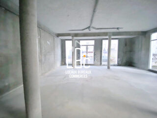   Ile de Nantes CHU - À louer local commercial 116 m² Nantes