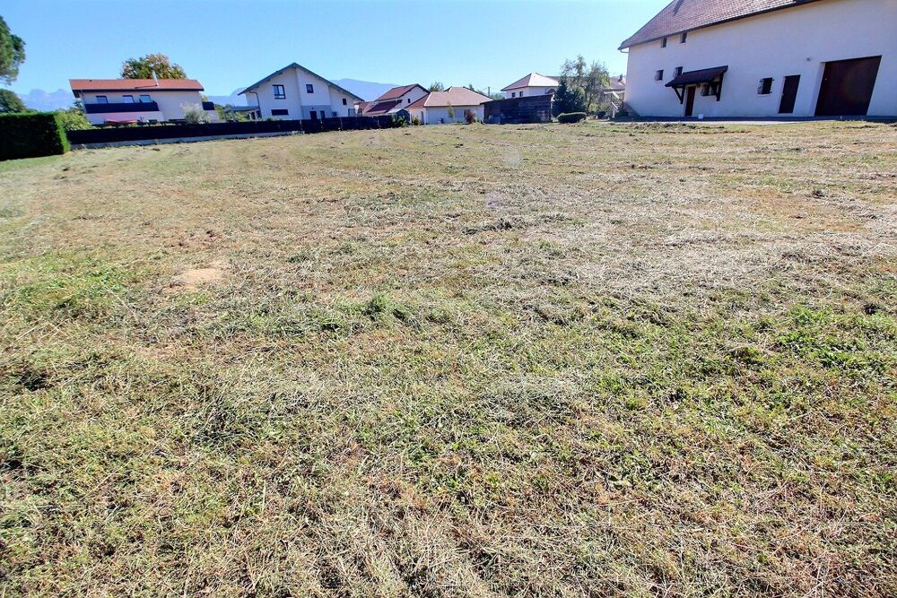   Proche du centre : joli terrain plat et viabilisé à REIGNIER ! Reignier-Ésery
