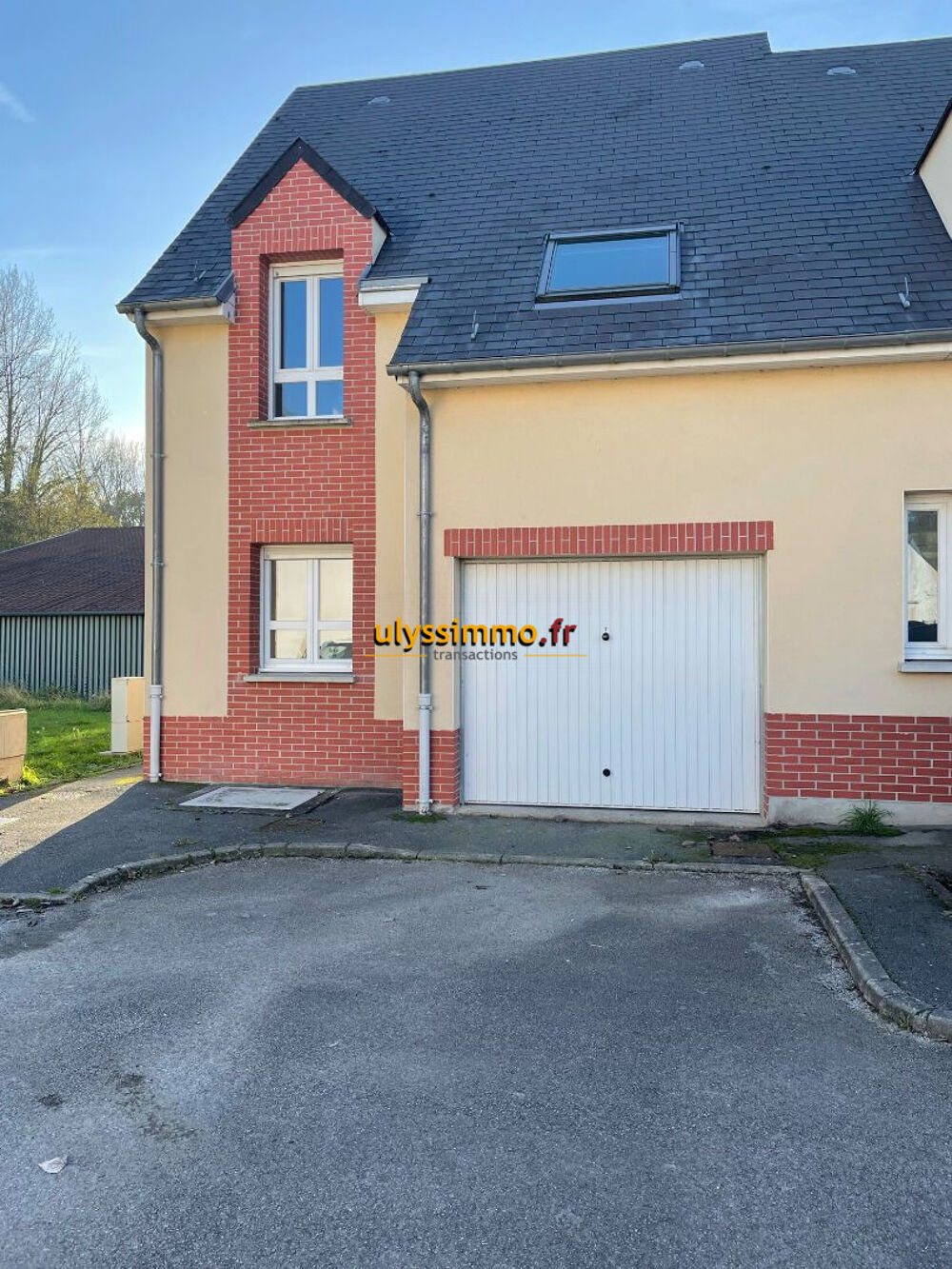MAISON DEUX CHAMBRES AVEC GARAGE