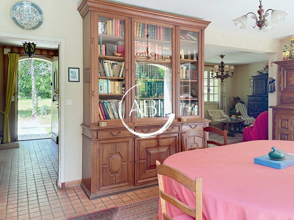 Maison A RENOVER et 8 825 m² de terrain à vendre à La Ferté-