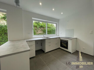  Maison à louer 6 pièces 210 m²