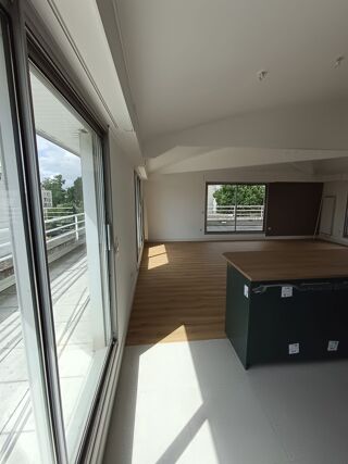  Appartement à louer 4 pièces 98 m²