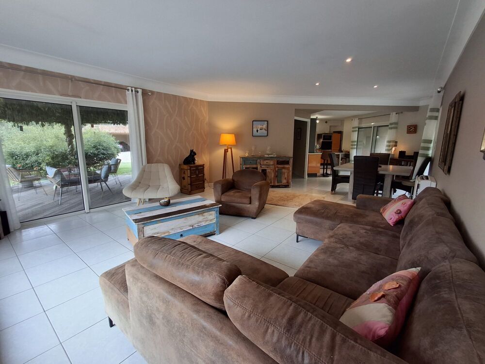 Vente Maison Villa spacieuse et lumineuse 4 chambres + bureau avec piscine Bias