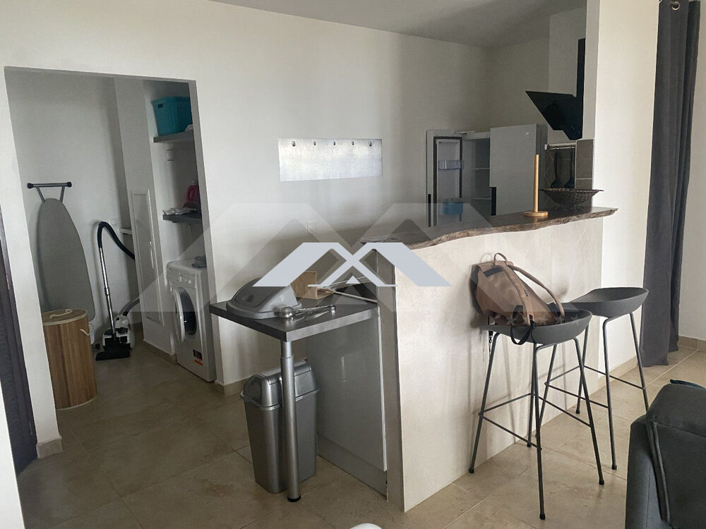 Location Appartement Appartement T3 rénové 66 m² 17 ème Tampon Bourg murat