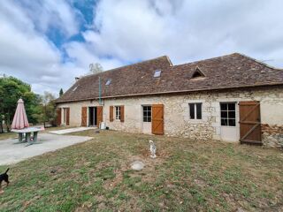 Vente Maison Périgourdine rénovée avec bâtiments agricoles sur 2Ha. Castillonnès